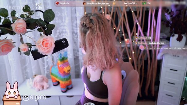 vleafnin / Littleloona Nude Leaks Photo 9