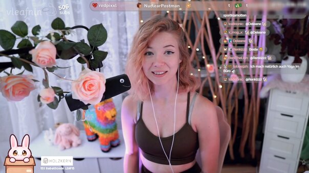 vleafnin / Littleloona Nude Leaks Photo 11