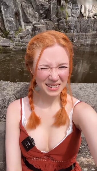 vleafnin / Littleloona Nude Leaks Photo 14