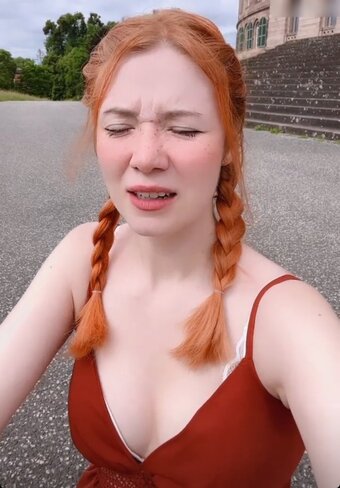 vleafnin / Littleloona Nude Leaks Photo 16