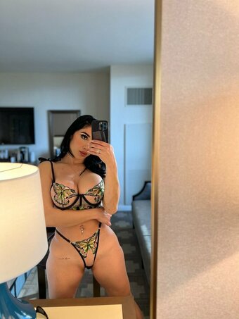 vouscher / vouscherof Nude Leaks OnlyFans Photo 2