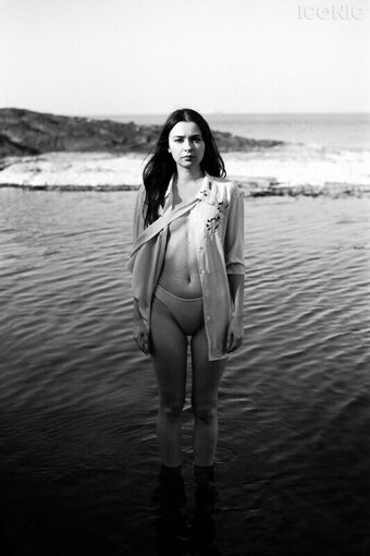 Wallflower / https: / tthewallflowerr / wallflower_A13 Nude Leaks Photo 25