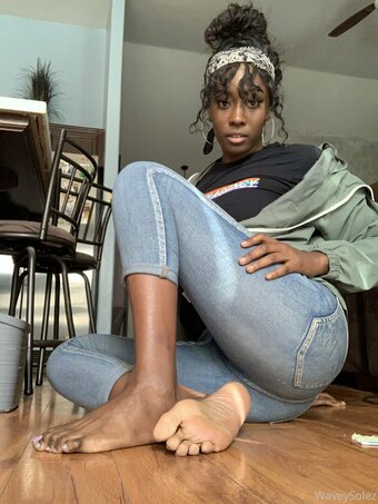 waveysolezz Nude Leaks Photo 2