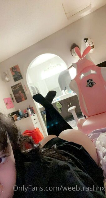 weebtrashhx Nude Leaks Photo 2