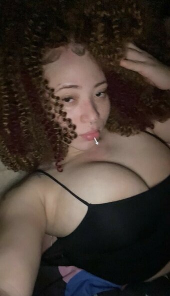 Weirdly.gin / https: / lovelygin / weirdlygin Nude Leaks OnlyFans Photo 2