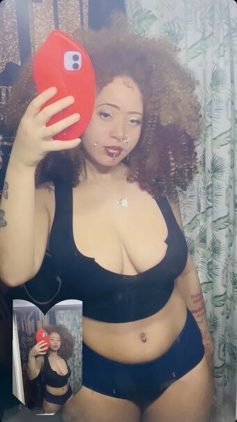 Weirdly.gin / https: / lovelygin / weirdlygin Nude Leaks OnlyFans Photo 3