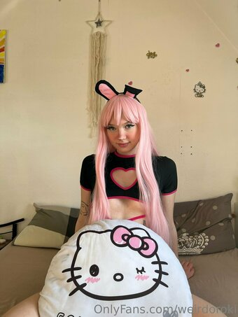 weirdoroki Nude Leaks Photo 8