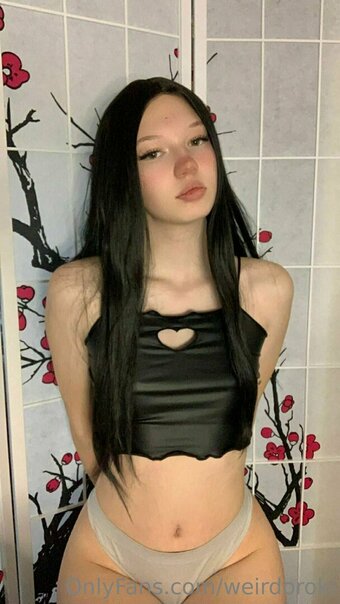 weirdoroki Nude Leaks Photo 22