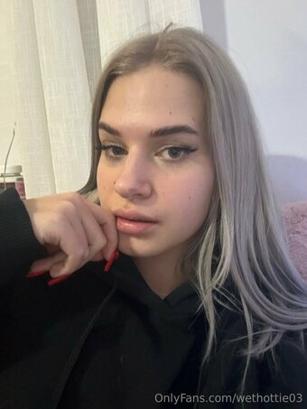 wethottie03 / whitehottie Nude Leaks OnlyFans Photo 3