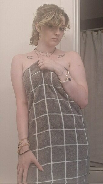WindexNoises / _stayinurlaine_ / favicon.ico / https: / stayinur1aine / stayinyourlaine Nude Leaks OnlyFans Photo 2