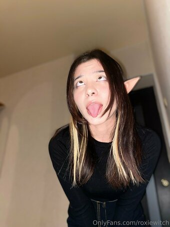 witch_roxie Nude Leaks Photo 14