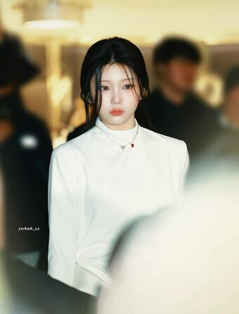 Wonhee / ILLIT / ILLIT_official... / https: / illit_official Nude Leaks Photo 8