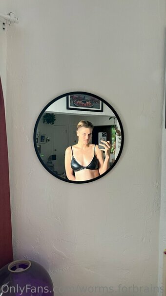 worms.forbrains Nude Leaks Photo 11