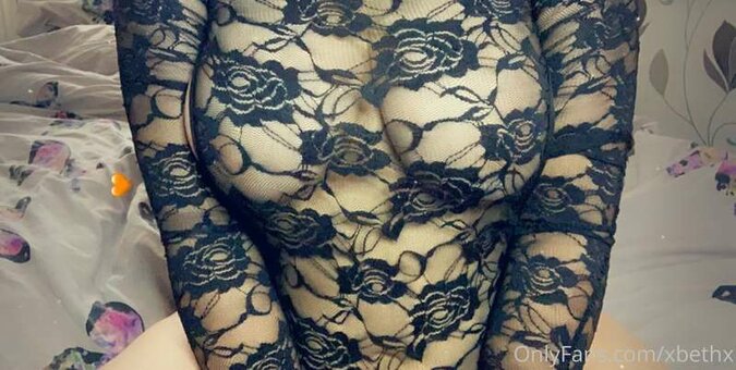 xbethx Nude Leaks OnlyFans Photo 4