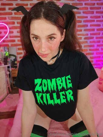 xEeveex / eeveepeaches Nude Leaks OnlyFans Photo 26