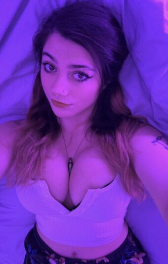 xEmsly / Ems / xEmslyx Nude Leaks Photo 1