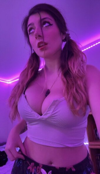 xEmsly / Ems / xEmslyx Nude Leaks Photo 2