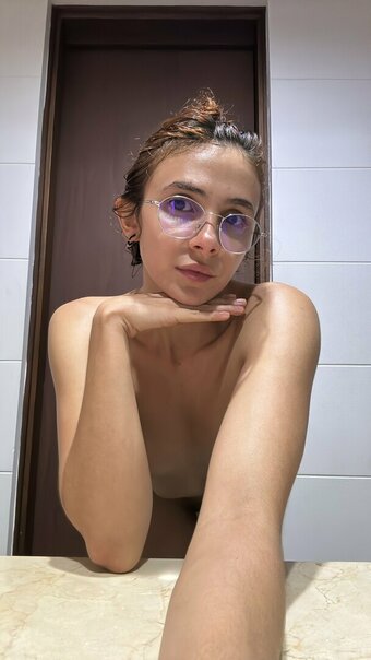 xperteaseing Nude Leaks Photo 24