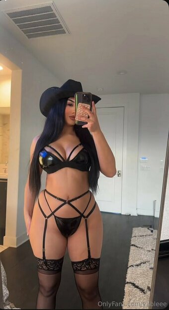 yableee / ayyo_lianna / https: Nude Leaks OnlyFans Photo 1