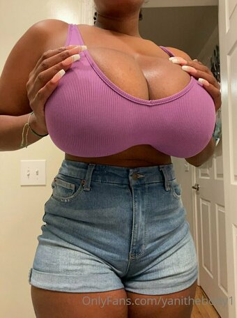 Yanithebbody1 / Paperp / yani.the.body / yanithebody1 Nude Leaks OnlyFans Photo 17