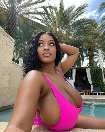 Yanithebbody1 / Paperp / yani.the.body / yanithebody1 Nude Leaks OnlyFans Photo 24