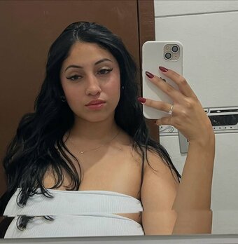 Yasmim / yasmim_ribe1ro Nude Leaks Photo 4