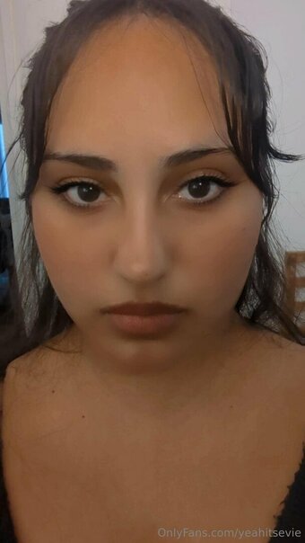 yeahitsevie Nude Leaks Photo 2
