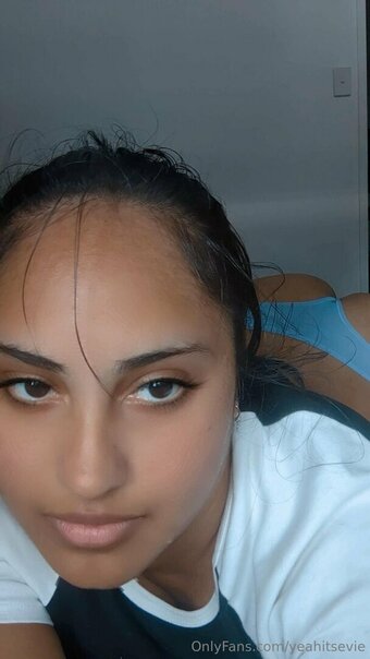 yeahitsevie Nude Leaks Photo 3
