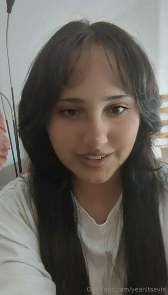 yeahitsevie Nude Leaks Photo 16