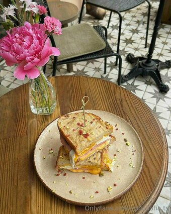 your.sofia.ts Nude Leaks Photo 1