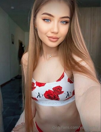 yourbethy Nude Leaks Photo 10