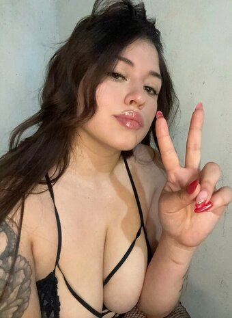 yruth Nude Leaks Photo 4
