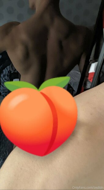 zedldn Nude Leaks Photo 9