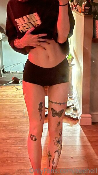 zeehell Nude Leaks Photo 2