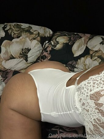 zuribtw Nude Leaks Photo 7