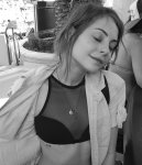 willa_holland1.jpg