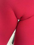 cameltoe-pink-leggings-strike-again-KzUvjm.jpg