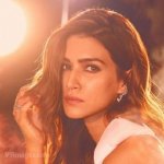 kriti-sanon-hot-hd-photos-wallpapers-for-mobile-1080p-agcd.jpg