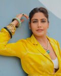 surbhi-chandna-hot-hd-photos-wallpapers-for-mobile-download-5seu.jpg