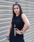 surbhi-chandna-hot-hd-photos-wallpapers-for-mobile-download-jzn2.jpg