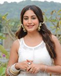 surbhi-chandna-hot-hd-photos-wallpapers-for-mobile-download-kvyu.jpg