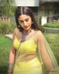 surbhi-chandna-hot-hd-photos-wallpapers-for-mobile-download-oxok.jpg