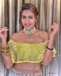 surbhi-chandna-hot-hd-photos-wallpapers-for-mobile-download-pk48.jpg