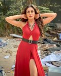 surbhi-chandna-hot-hd-photos-wallpapers-for-mobile-download-qjsc.jpg