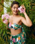 surbhi-chandna-hot-hd-photos-wallpapers-for-mobile-download-zmtn.jpg