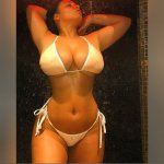 @zoeleanne.xo on Instagram.jpg