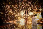 cindy-bruna-at-2014-victoria-s-secret-show-in-london_11.jpg