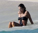 Elisabetta-CanalisSwimsuit-At-Beach-In-Mexico-13.jpg