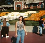 USA-Los-Angeles-FFZ-Disneyland-Flower-cut.jpg