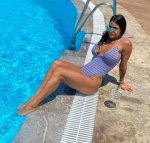 maltese-bikini-girls-200.jpg